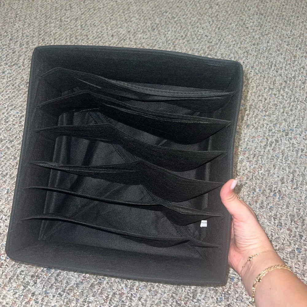 Bra/towel organizer