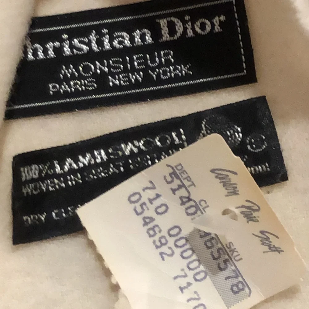 VTG NWT Christian Dior Monsieur Scarf Paris New York. 100% wool. Great Britain