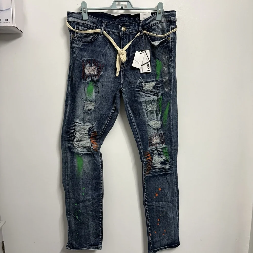 Rue 21 Premium Men's 30X32 Jeans Blue Design Patch Distressed Skinny Fit Denim