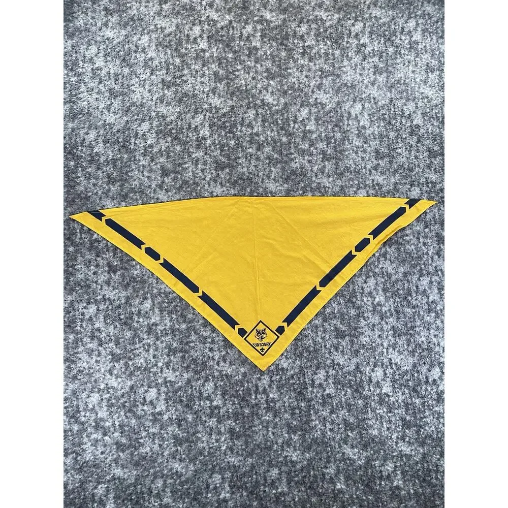 BSA Boy Scouts of America Yellow & Blue Cub Scouts Wolf neckerchief Bandana