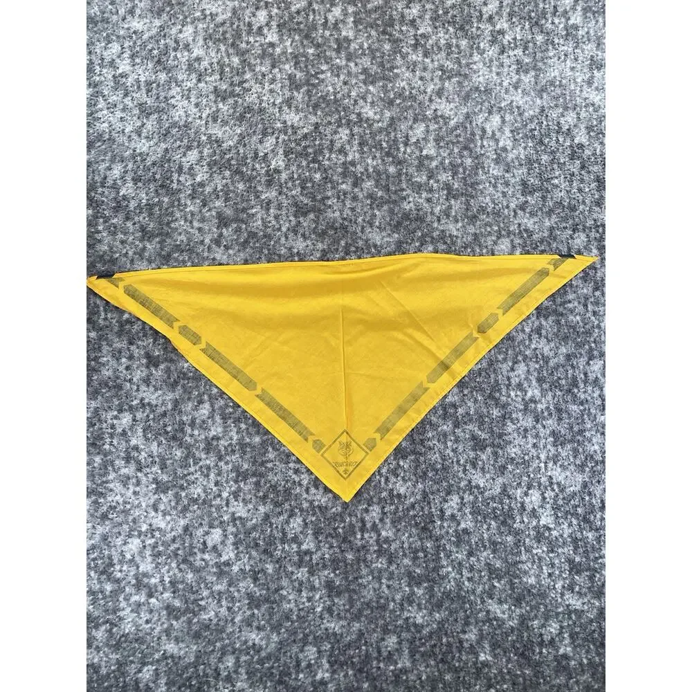 BSA Boy Scouts of America Yellow & Blue Cub Scouts Wolf neckerchief Bandana