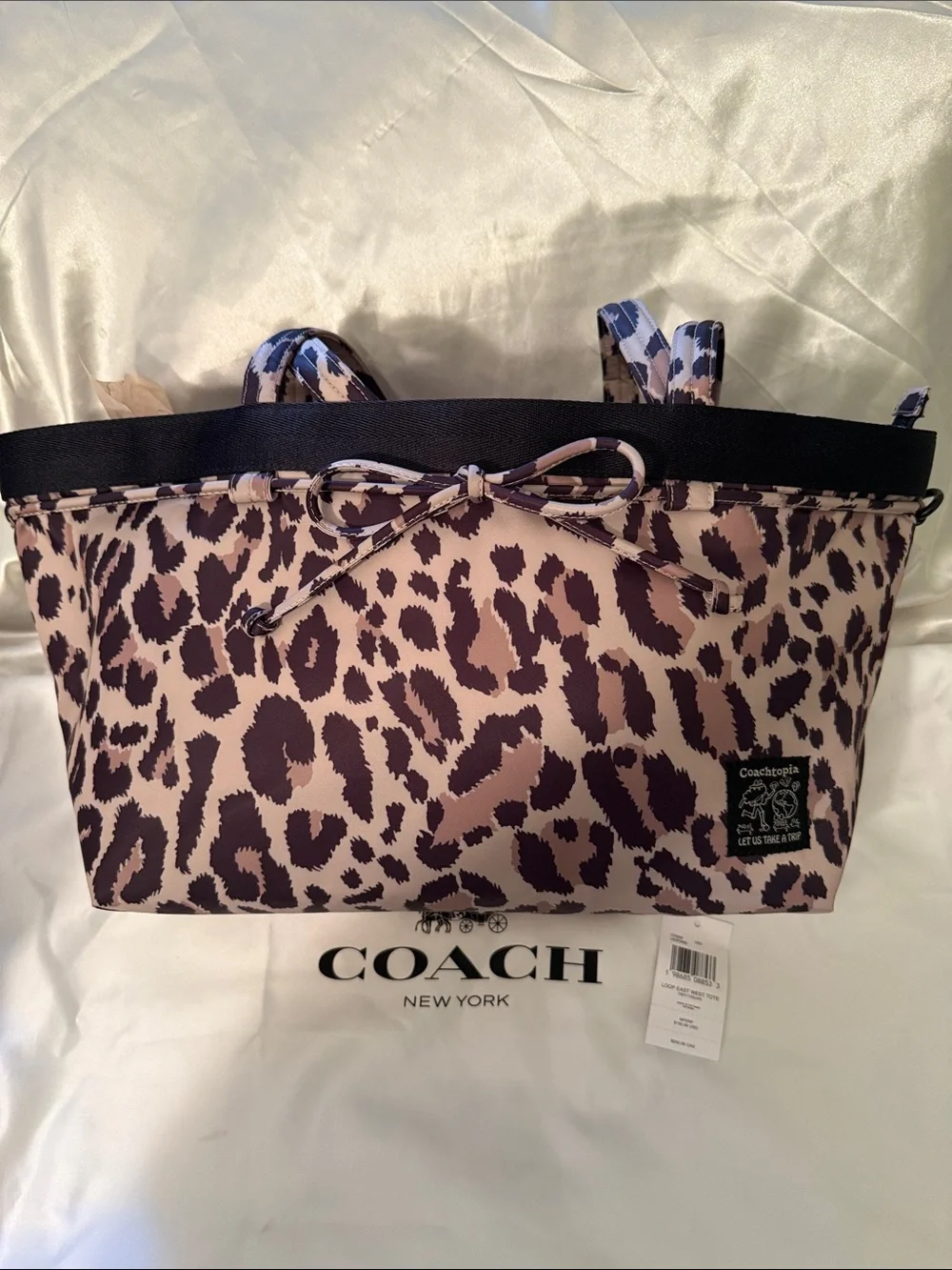 🤎🖤 Coach NWT Coachtopia Leopard Print Loop East/West Bow Tote Bag