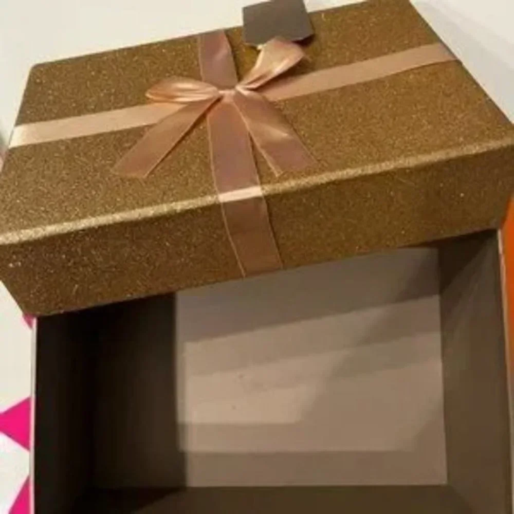 Decorative Gift Box / Keepsake Box (Gold) (gift‎ wrap)