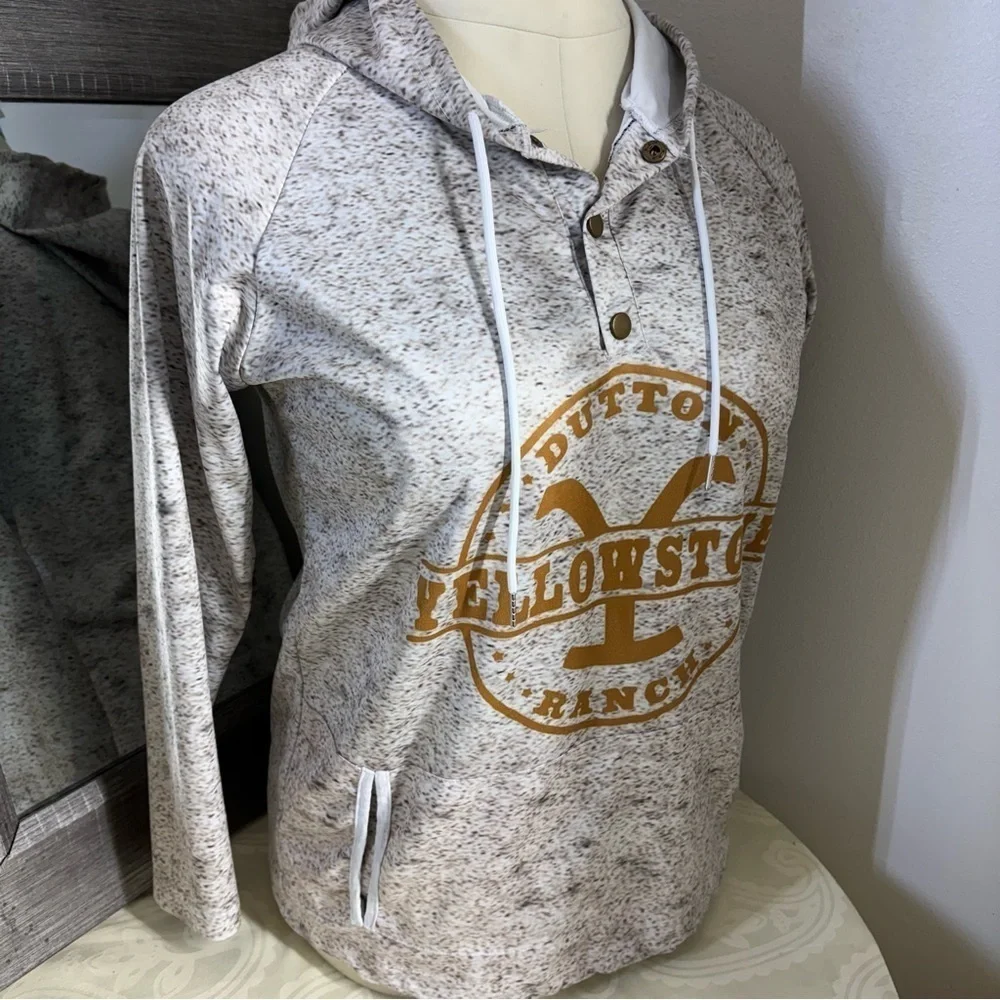 Source Unknown Gray Sweater with Vintage Logo