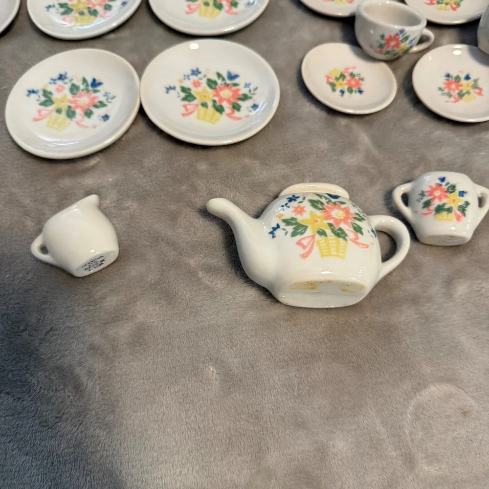Vintage Miniature Floral Tea‎ Set 35 Pieces Cottagecore Display