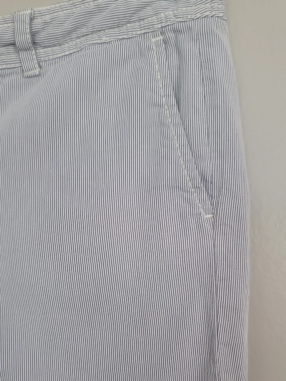 LOFT Gray White Striped Shorts Size 2P