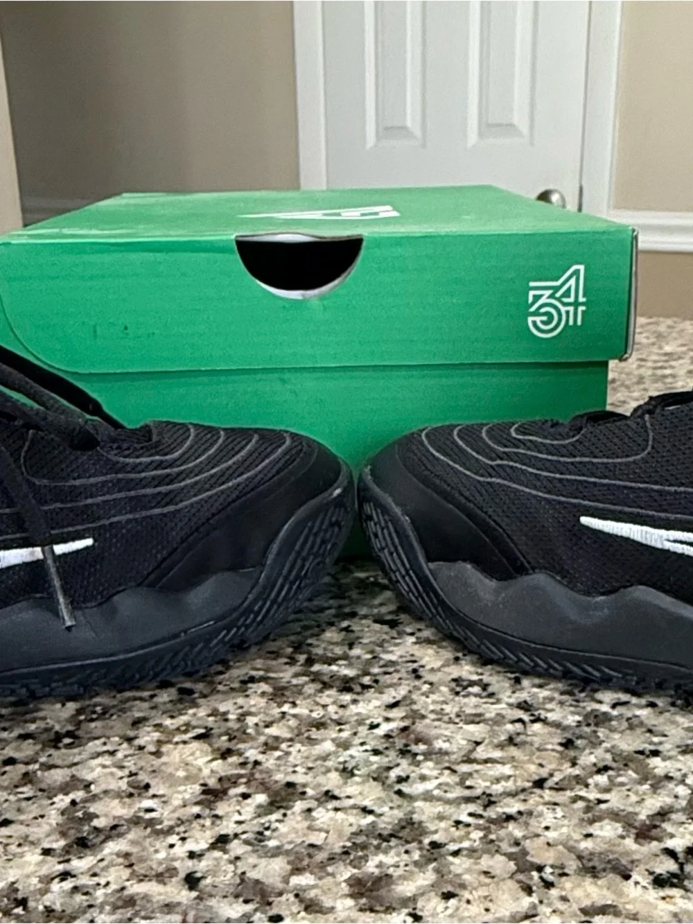 Nike Giannis Immortality 4 (GS) Size 6Y basketball shoes