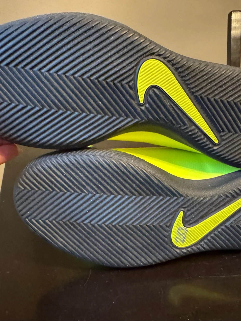 Nike Phantom Venom Club IC Indoor Soccer Shoes – Volt/Obsidian – Youth 6Y