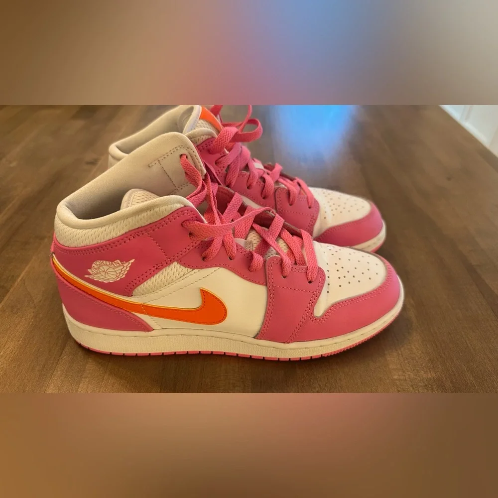 2022 Air Jordan 1 Mid “Pinksicle Orange”