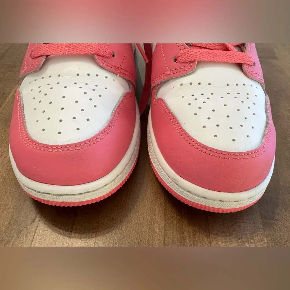 2022 Air Jordan 1 Mid “Pinksicle Orange”