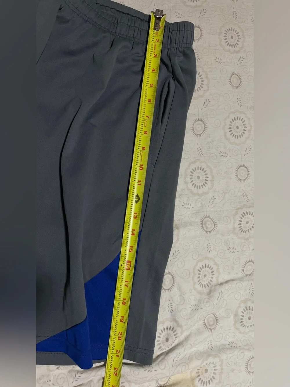 And 1 Athletic Basketball Shorts Grey Men’s Size XL 36x10 Good Condition