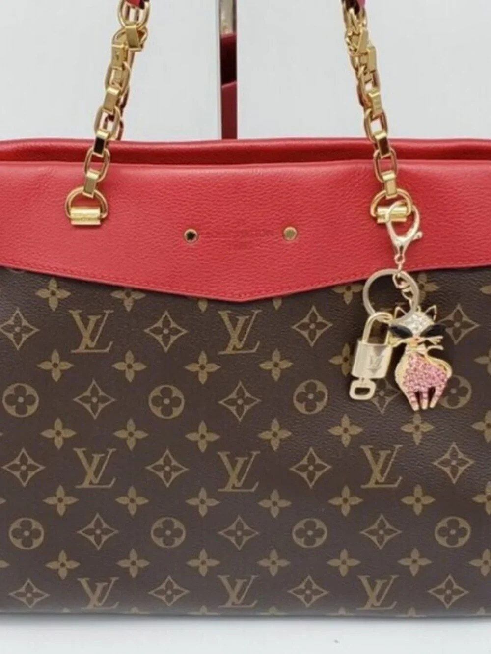 LV Authentic Gold Lock & Key 🔑 Luxury Bag Charm w/ Unbranded Keychain