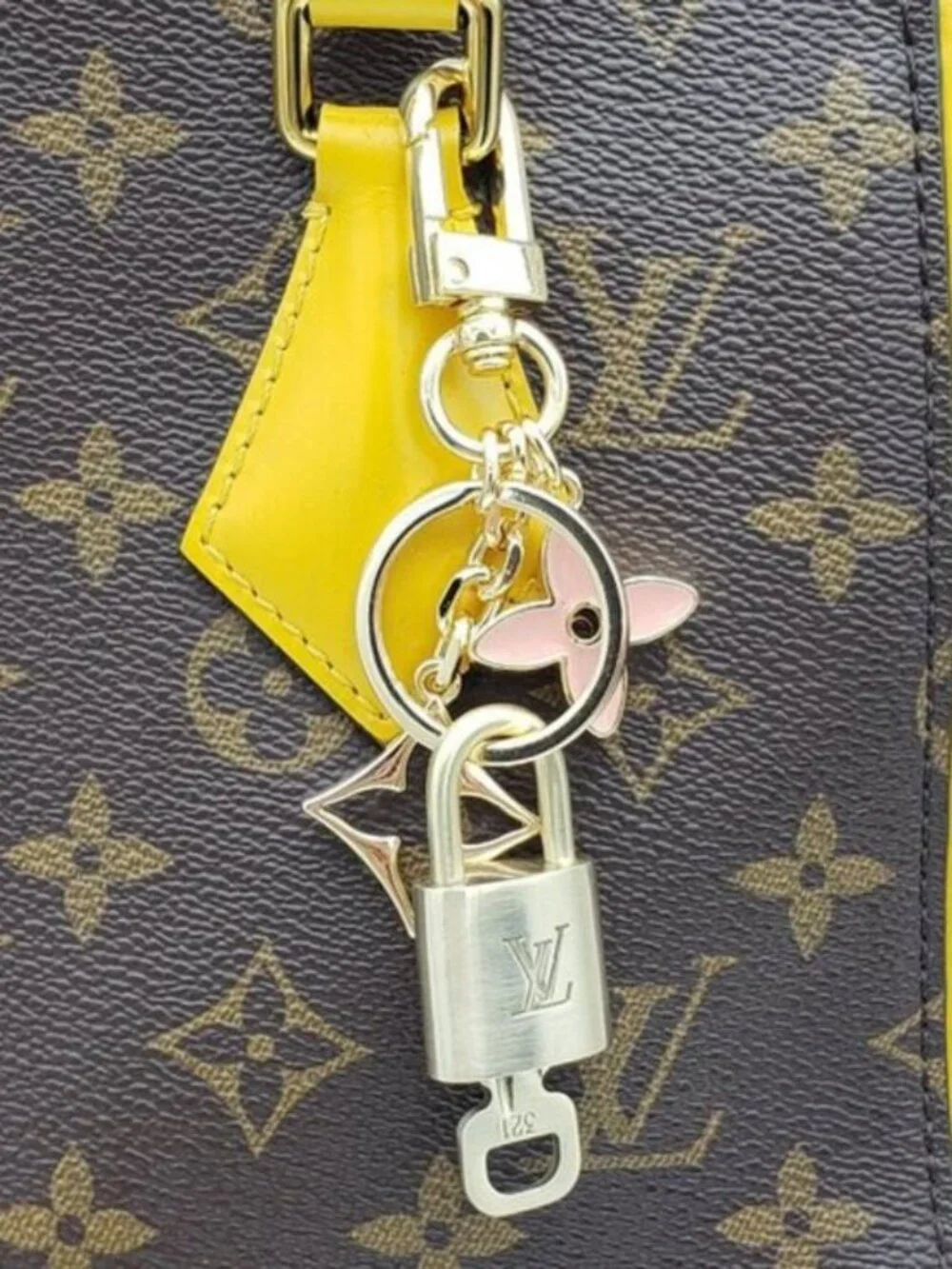 Authentic Louis Vuitton Gold Lock & Key ✨ Unbranded Flower Bag Charm Keychain