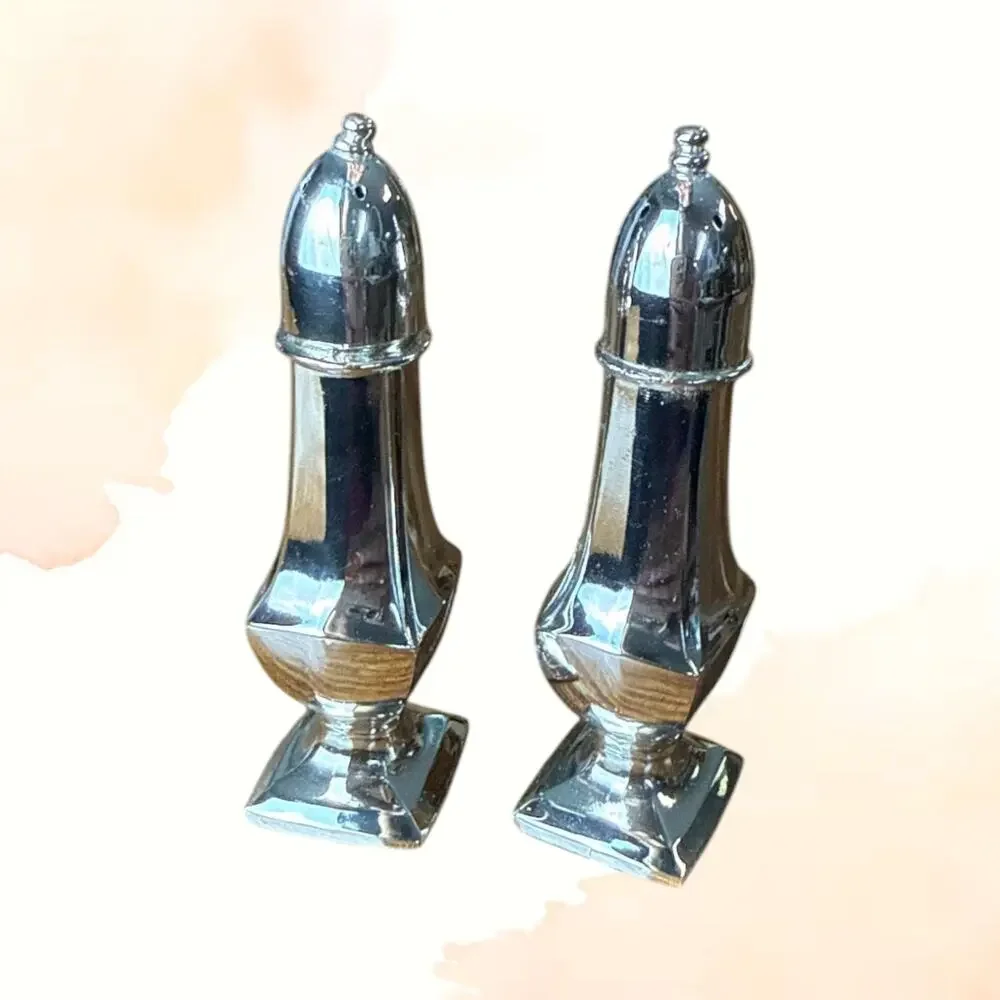 Oneida Chippendale Silverplate Salt & Pepper Shakers Japan Tarnish Resistant