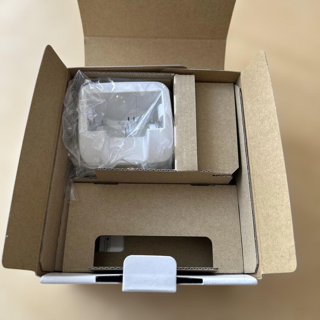 【docomo Genuine】Desktop Holder F-05G Exclusive White