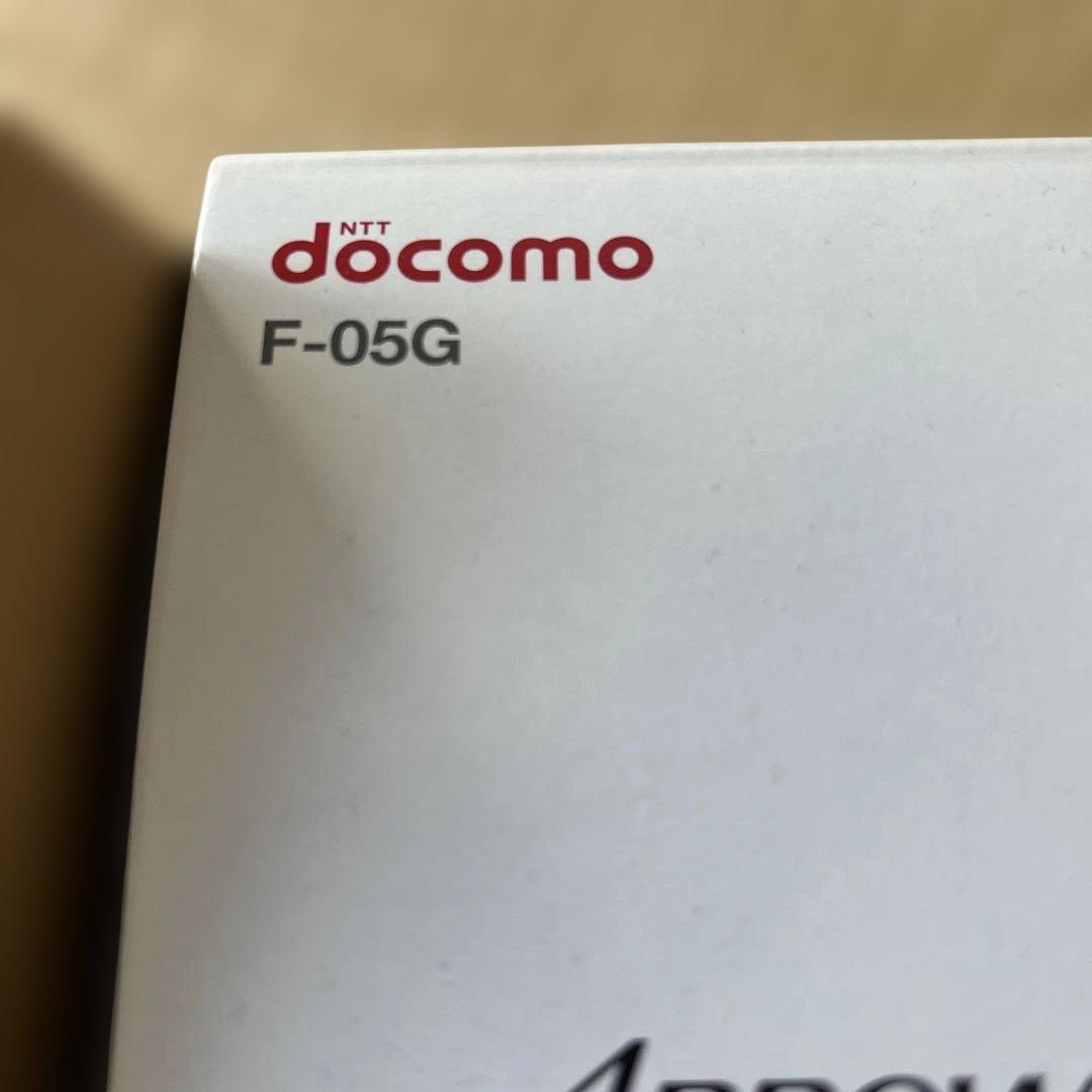 【docomo Genuine】Desktop Holder F-05G Exclusive White