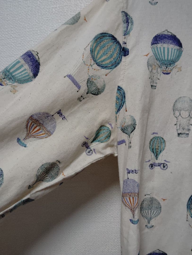 Seven-Sleeve Ecru Hot Air Balloon Print Cotton Shirt ①