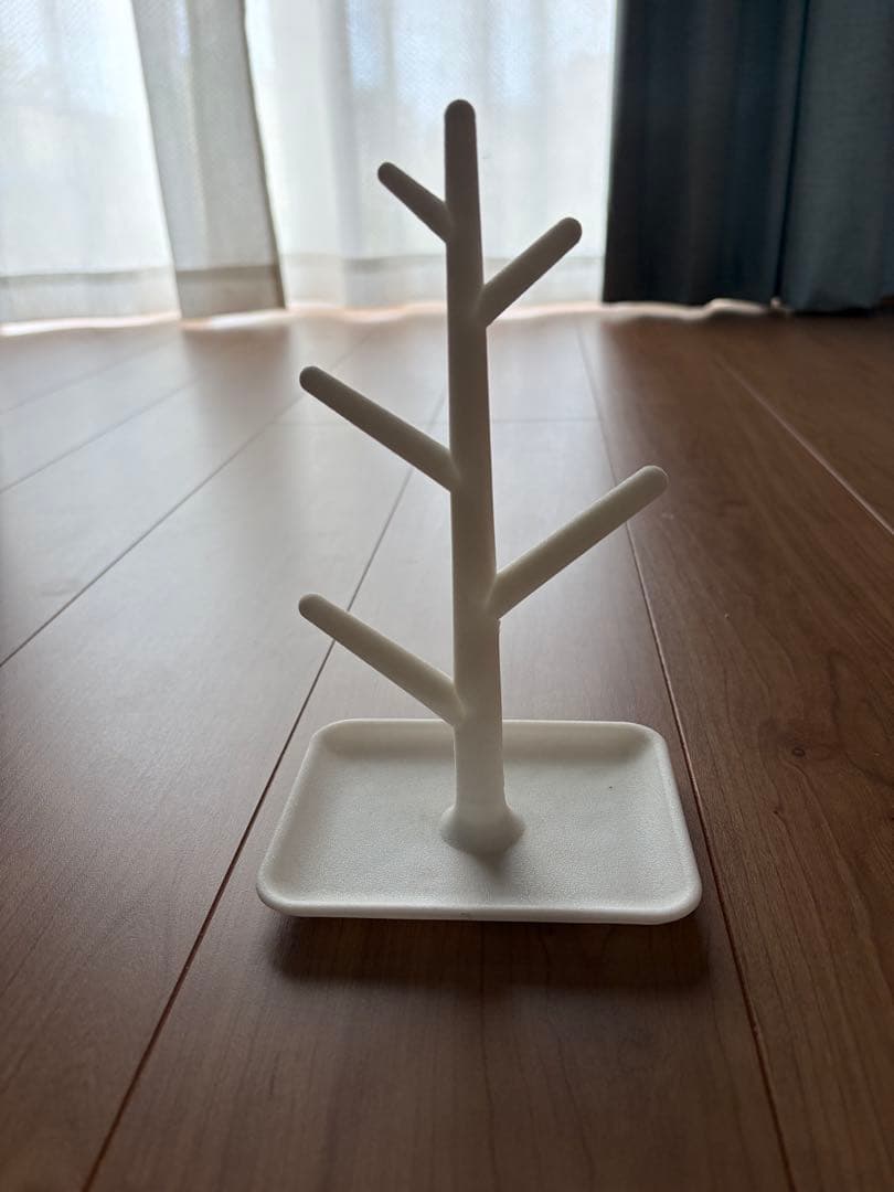 White Tree-Shaped Accessory Case